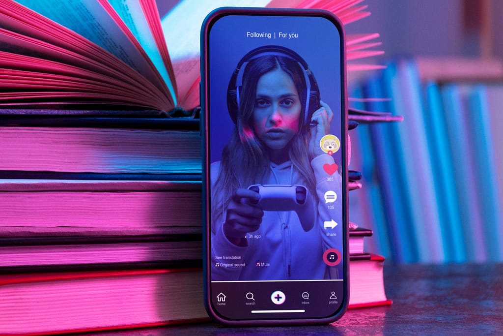 The Influence of Social Media on UI/UX Design